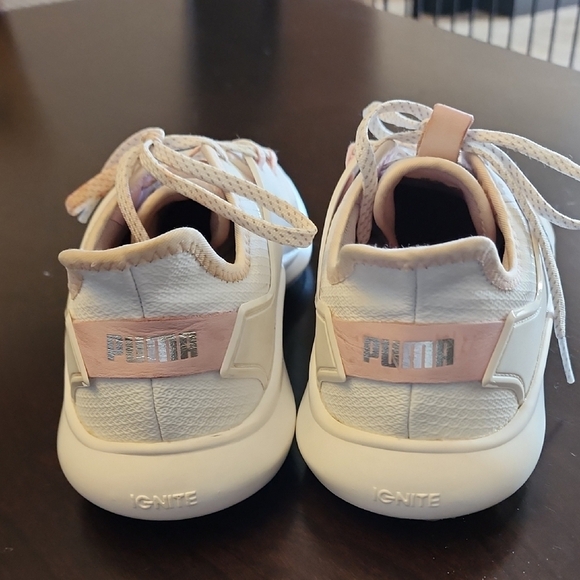 Puma Cream and White Athletic Shoes - Picture 2 of 7